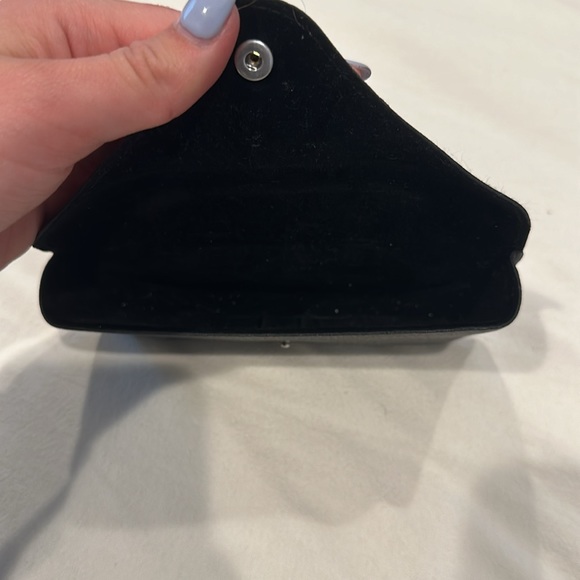 Ray-Bans Classic Aviators - Picture 3 of 10